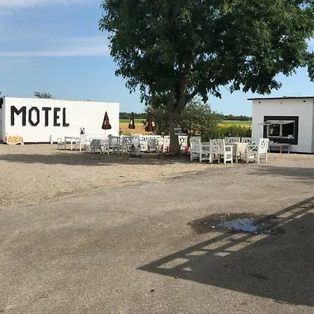 Dostrup Landevejskro & 3* Скербек